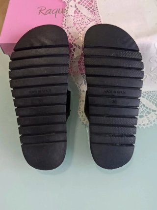 Sandalias de piel con hebillas T36