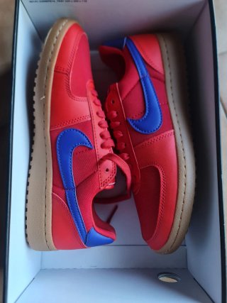 Zapatillas Nike Rojas y Azules talla 38