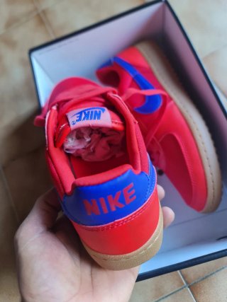 Zapatillas Nike Rojas y Azules talla 38