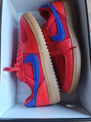 Zapatillas Nike Rojas y Azules talla 38