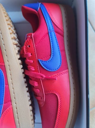 Zapatillas Nike Rojas y Azules talla 38