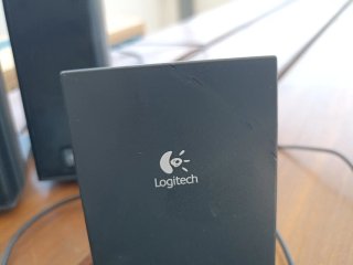 Equipo Altavoces Logitech 2.1 Modelo  X-240