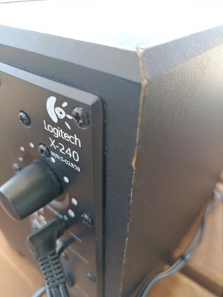 Equipo Altavoces Logitech 2.1 Modelo  X-240