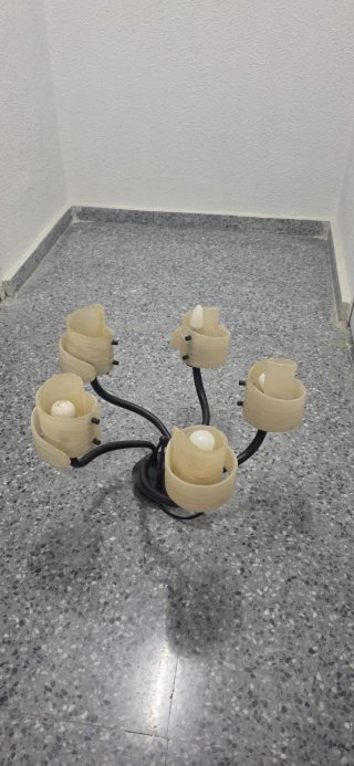 Lámparas de salón, una de 3 focos y otra de 4.