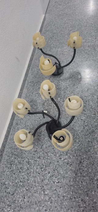 Lámparas de salón, una de 3 focos y otra de 4.