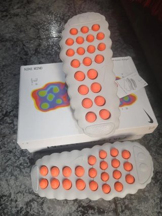 Nike Mind 001