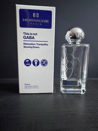 Frasco vacío HORMONE PARIS This is not GABA