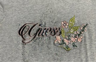 Camiseta Guess Mujer Gris Bordada