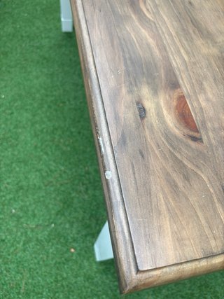 Mesa de comedor de madera