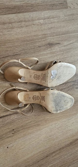 Sandalias Matu Romero Beige Talla X