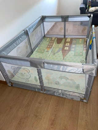 Cortile grande XL per bambini con tappeto e porta