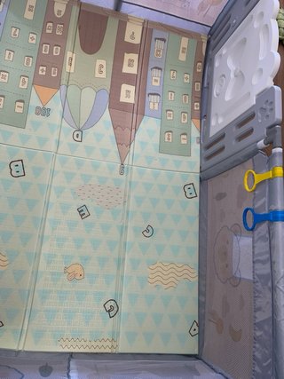 Cortile grande XL per bambini con tappeto e porta