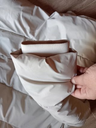 Cazadora acolchada  plumifero corto Zara beige XL