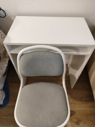 ESCRITO Y SILLA IKEA