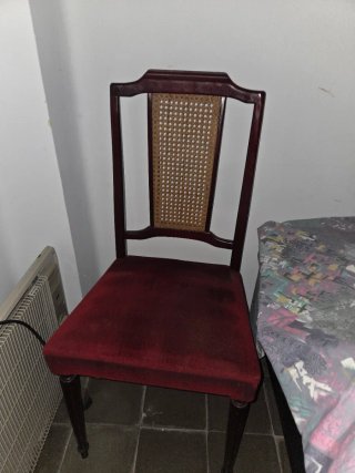 Silla de comedor tapizada y con rejilla