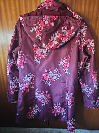Chaqueta impermeable forrada floral