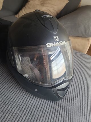 Casco de moto Shark negro evolibe serie 3. TALLA S