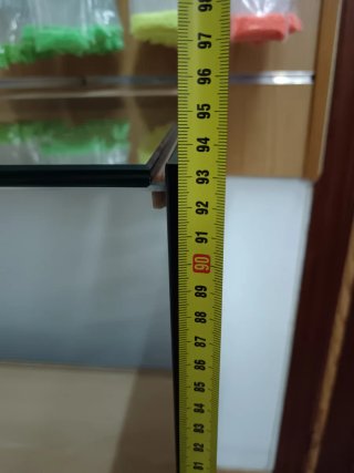 Vitrina expositora de madera y cristal