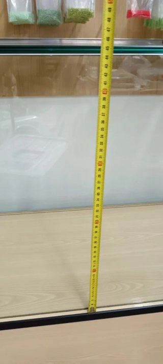 Vitrina expositora de madera y cristal