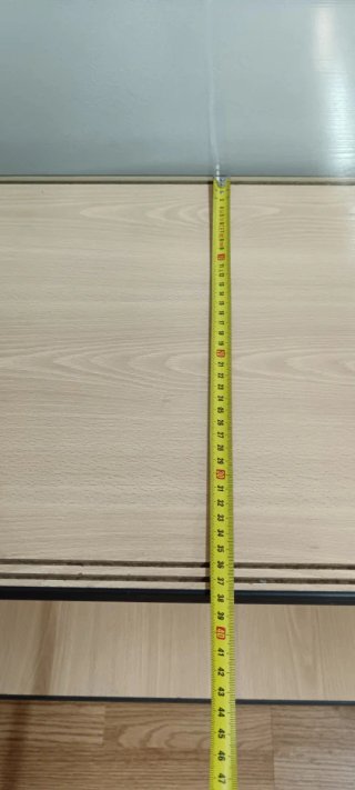 Vitrina expositora de madera y cristal