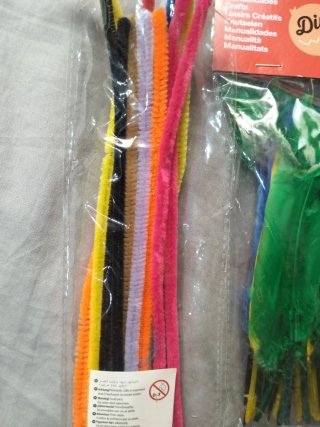 Lote Manualidades: Limpia Pipas, Plumas, Bolas