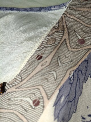 Vestido boho estampado beige y gris.