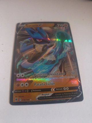 Carta Pokémon Lucario V Espada y Escudo