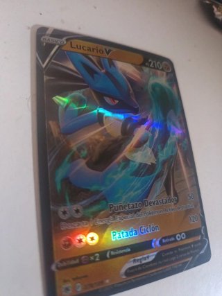 Carta Pokémon Lucario V Espada y Escudo