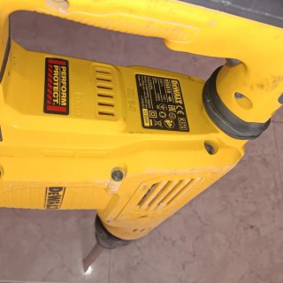 Martillo Eléctrico DeWalt 1050W