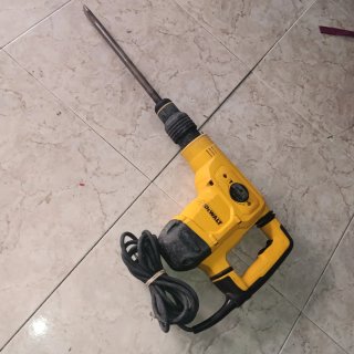 Martillo Eléctrico DeWalt 1050W