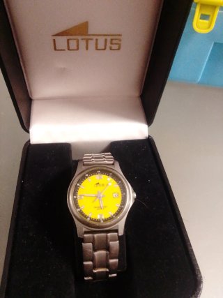 Reloj Lotus Mujer Amarillo y Plateado