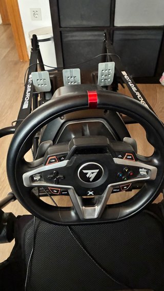 Cockpit Next Level Racing y Thrustmaster T248