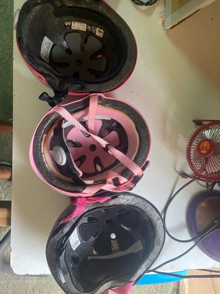 Lote 3 cascos infantiles (rosa, rosa, negro)