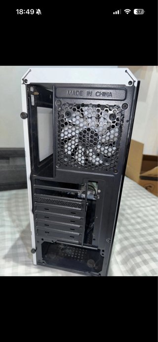 Caja Mars Gaming + 4 Ventiladores