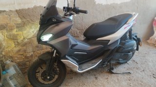 Aprilia SR GT Maxi Scooter Negro/Plata