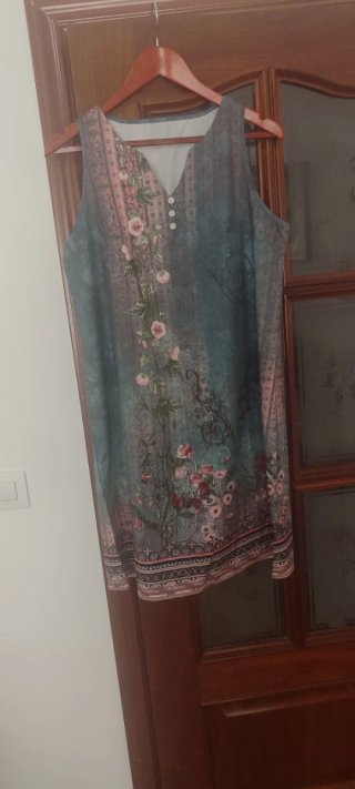 Vestido estampado floral talla XL sin estrenar.