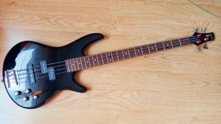 Bajo Ibanez GSR200