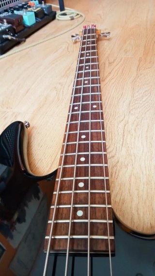 Bajo Ibanez GSR200