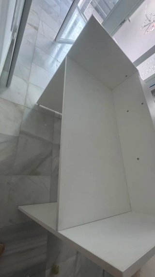 Mostrador de recepción blanco