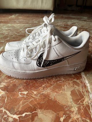 Nike Air Force 1 Low Sketch Swoosh Blancas