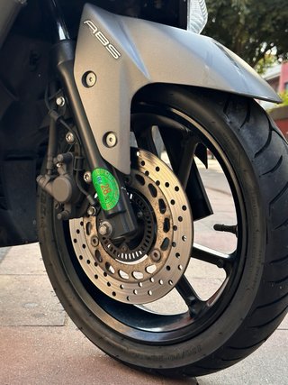 Yamaha Nmax 125 gris 2018