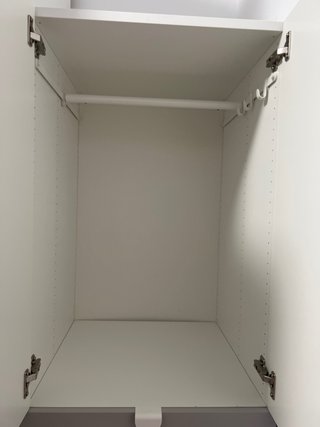 Armario IKEA blanco y gris