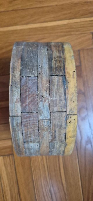 Antica puleggia in legno