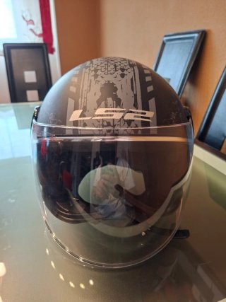 Casco Moto LS2 Negro y Diseño Calavera