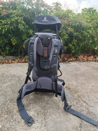 Mochila portabebés senderismo