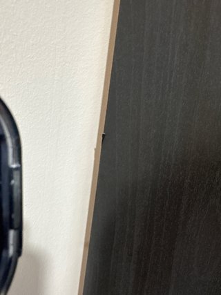 Armario negro de madera