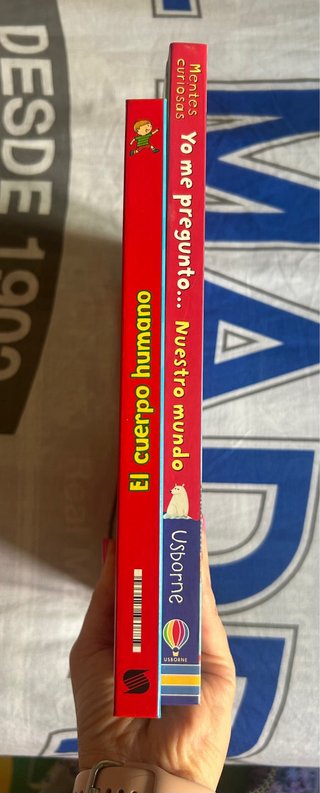 2 libros interactivos para niños. Tapa dura.