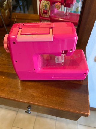 Macchina da cucire Barbie rosa