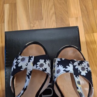 Sandalias Cuplé Plataforma Flores Talla 37