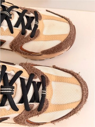 New Balance 530 Talla 44 Beige/Marrón